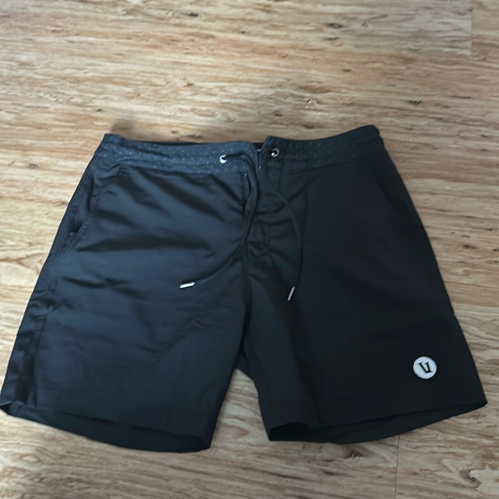 Vuori men’s shorts black size 30